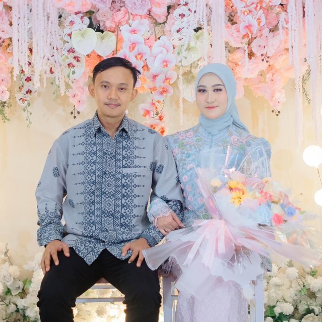 Dwi & Putri