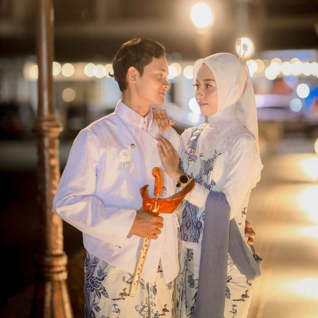Eky & Ayuni