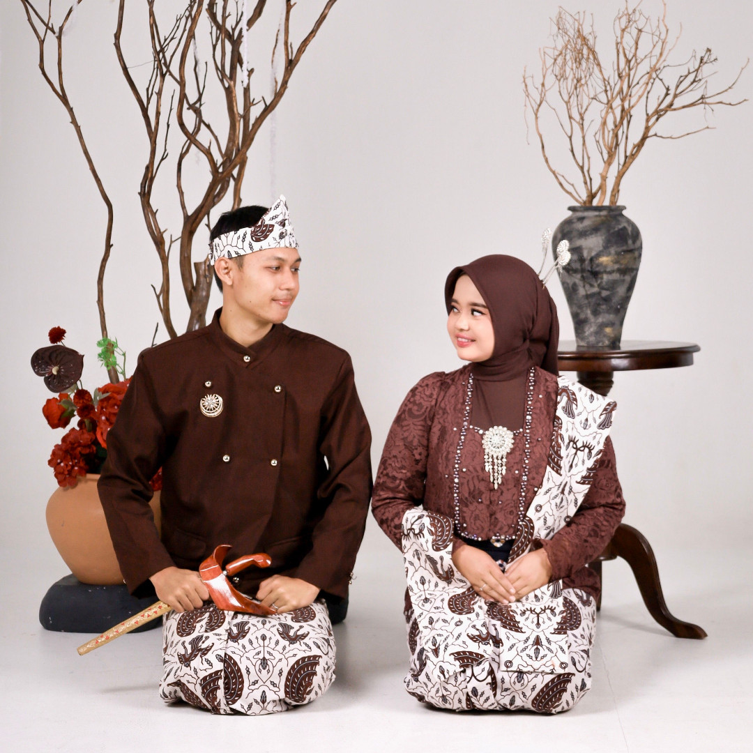 Ria & Dinar