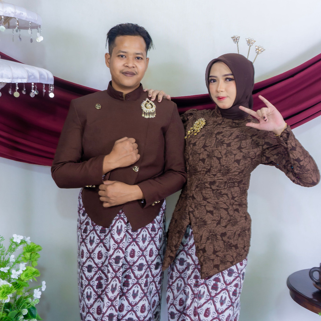 Ria & Eko