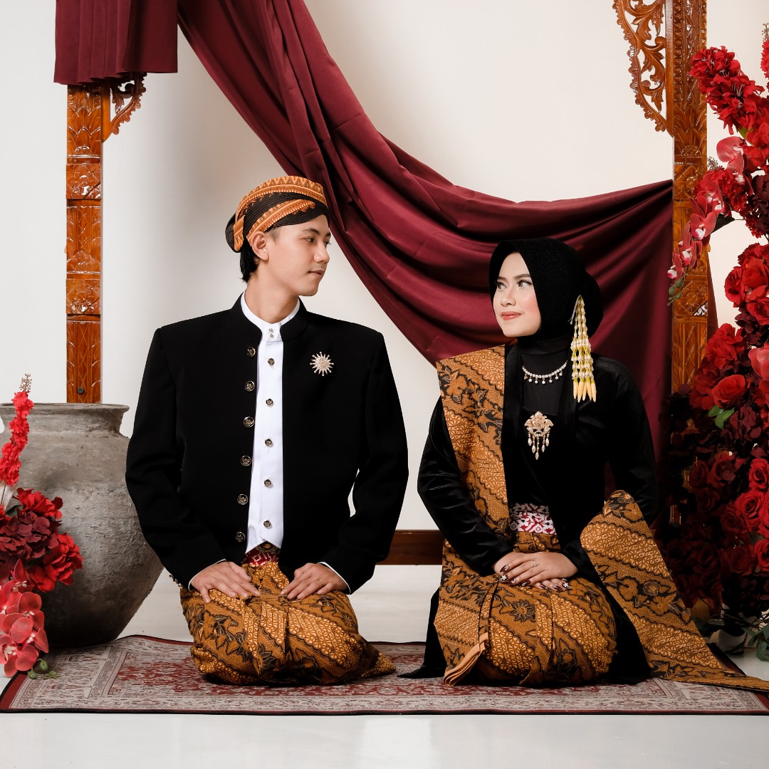 Dandi & Devi