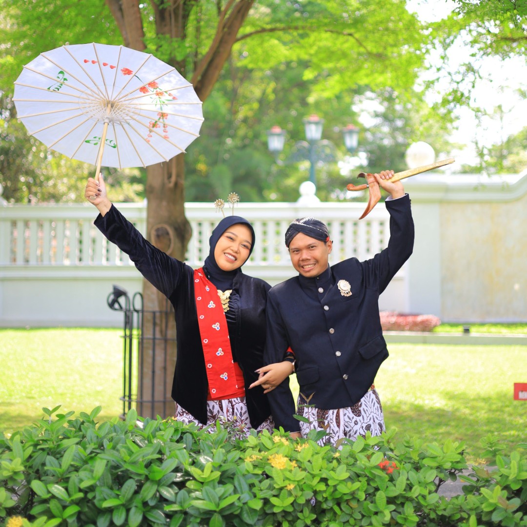 Kartika & Alwi 2