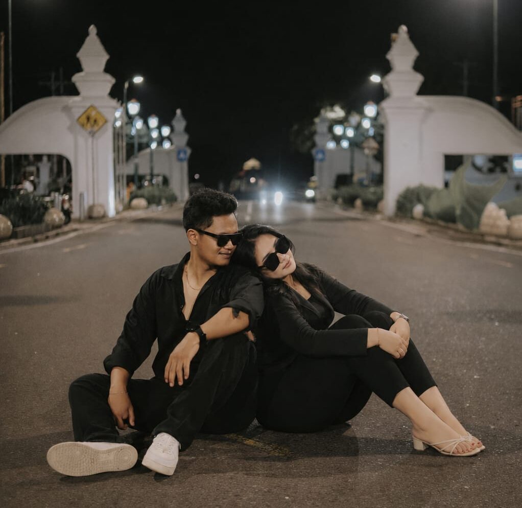 Arya & Dini
