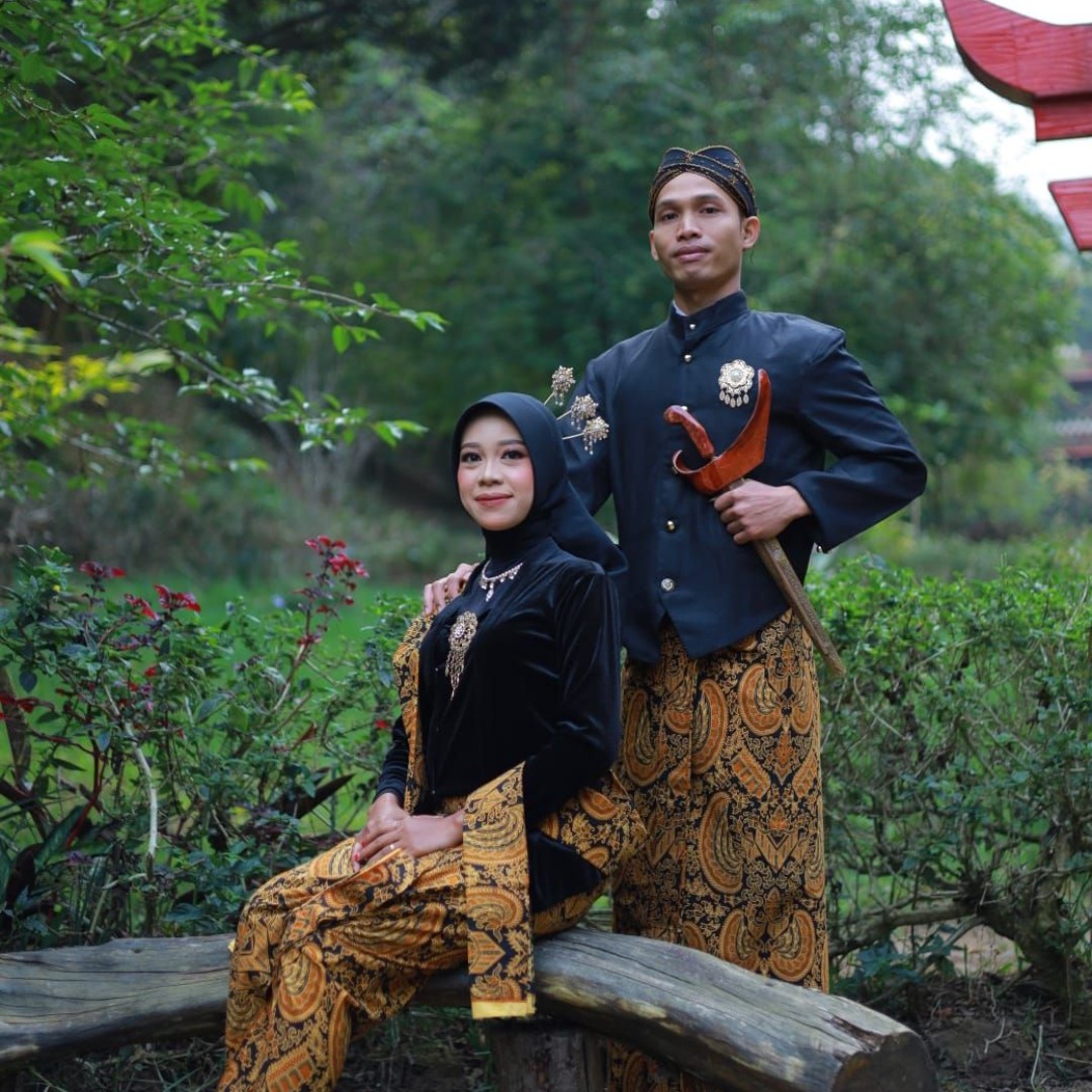 Adi & Hanifah