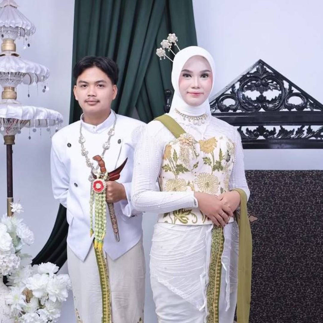 Anis & Akbar
