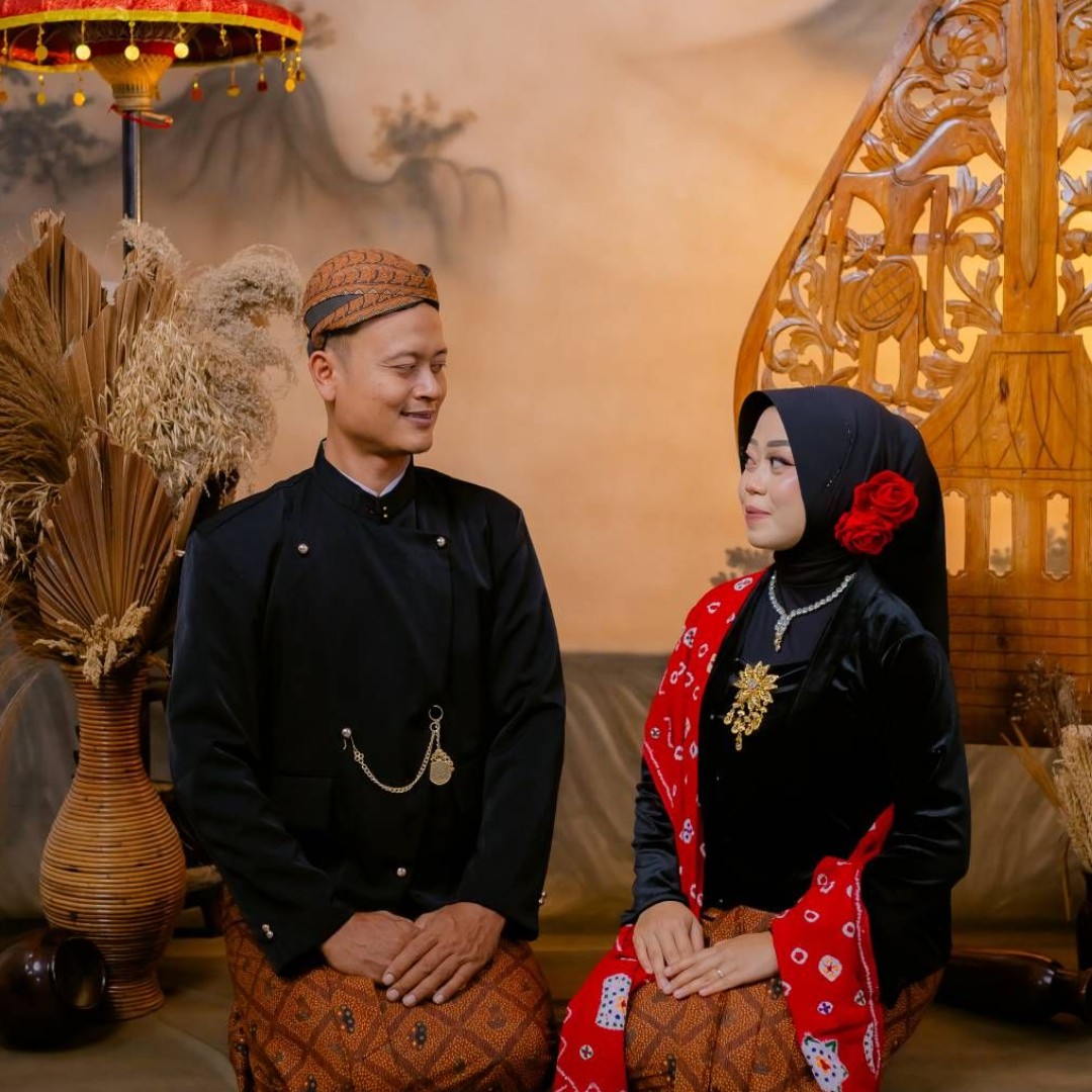 Khoirul & Riyanti