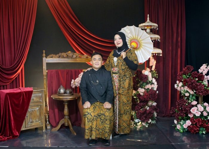 Adam & Eka Akad