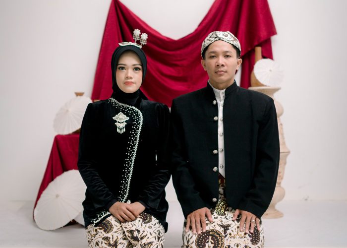 Ari & Deta Akad