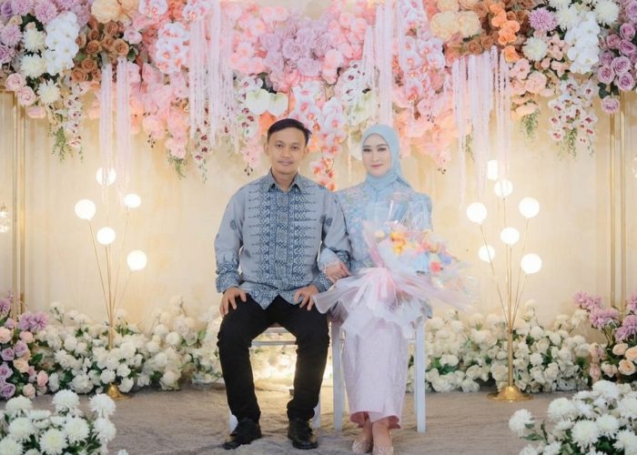 Dwi & Putri Akad