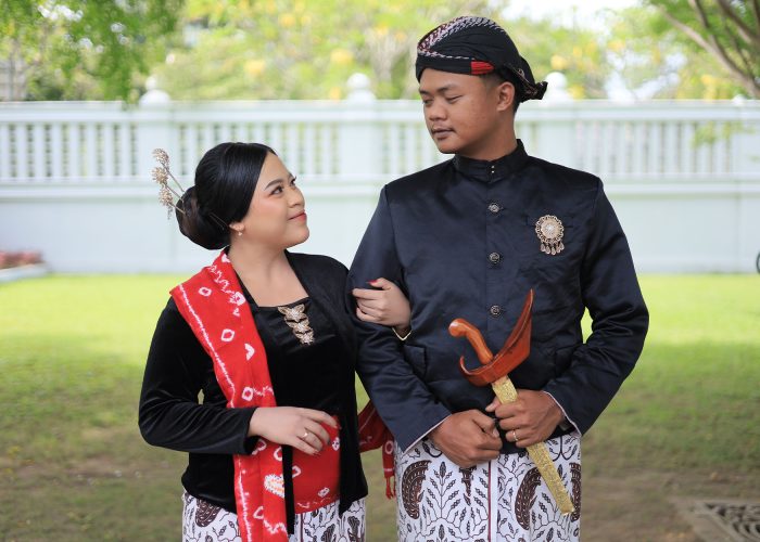 Gilang & Via Akad